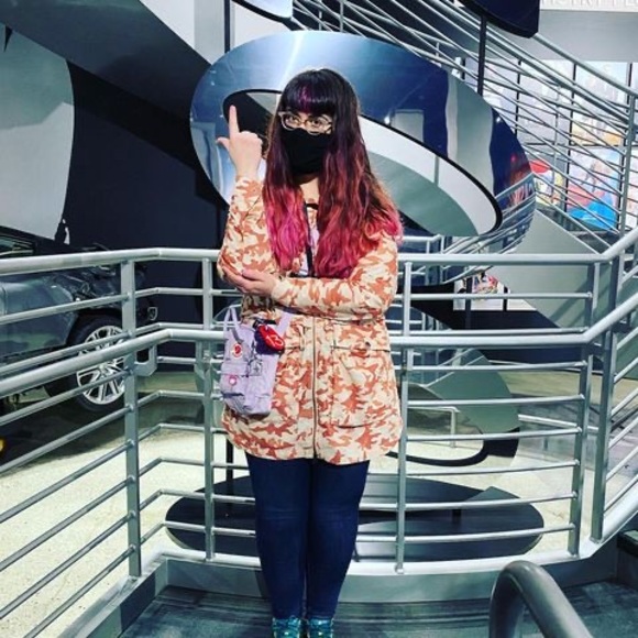 Meet your Posher, Krystal - Picture 2 of 7